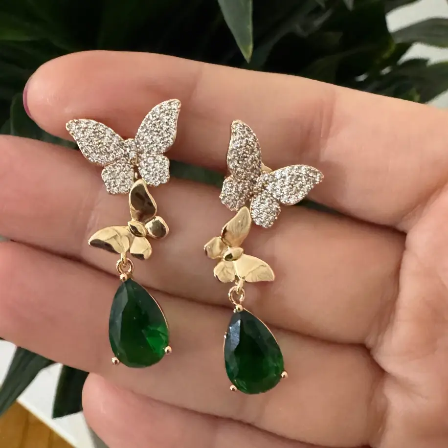 Kelebek  model Damla Taşlı VIP Küpe