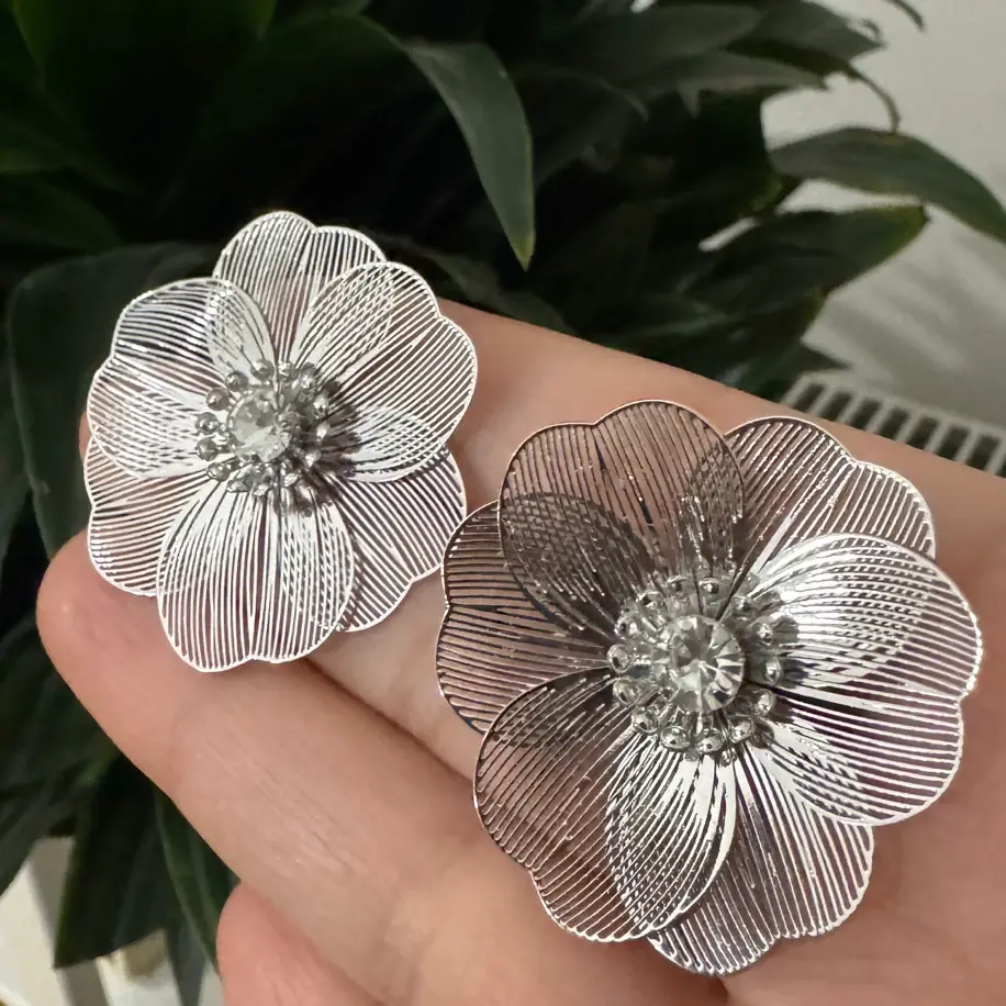 Silver Çiçek Küpe