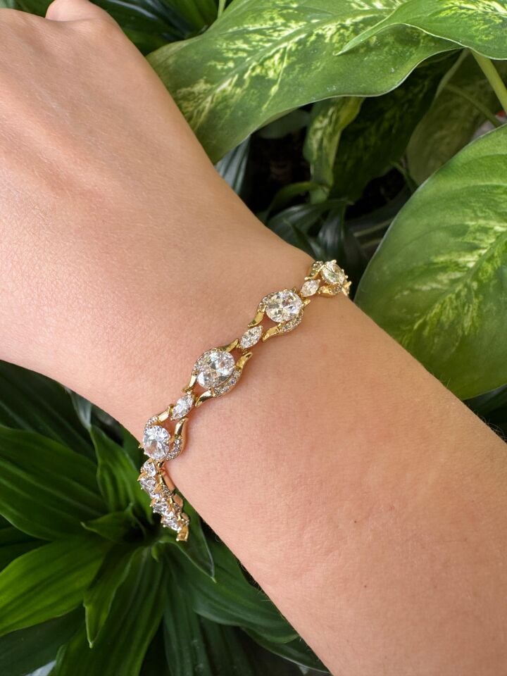 Aurora Işıltı Taşlı Bileklik