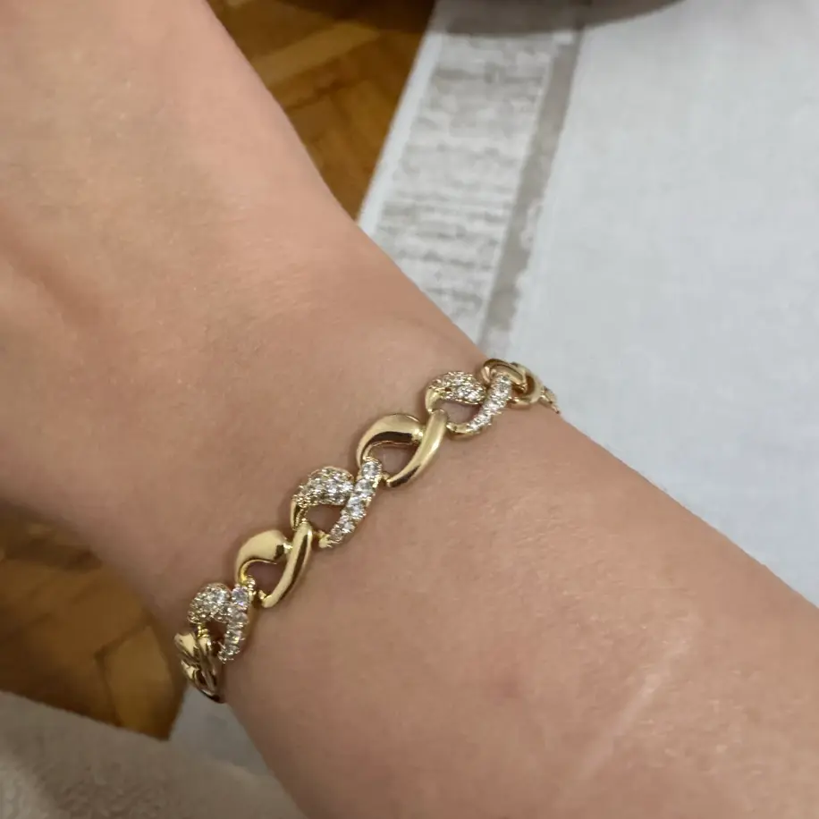 Zarif Taşlı Bileklik