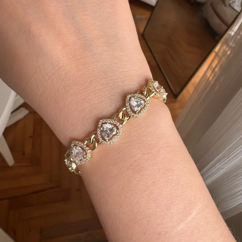 İri Taşlı Kalpli Bileklik