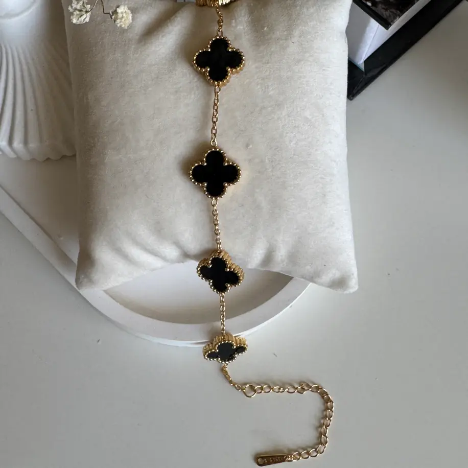 Vn Clef Siyah Bileklik