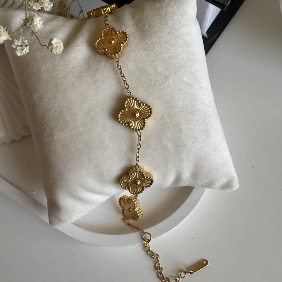 Vn Clf Gold Bileklik