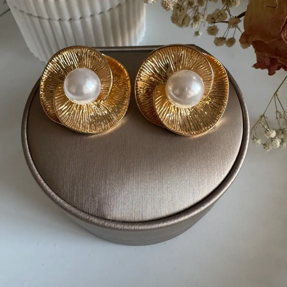 Çelik Yaprak Model İncili Küpe