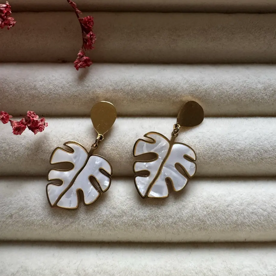 Sedefli Yaprak Küpe