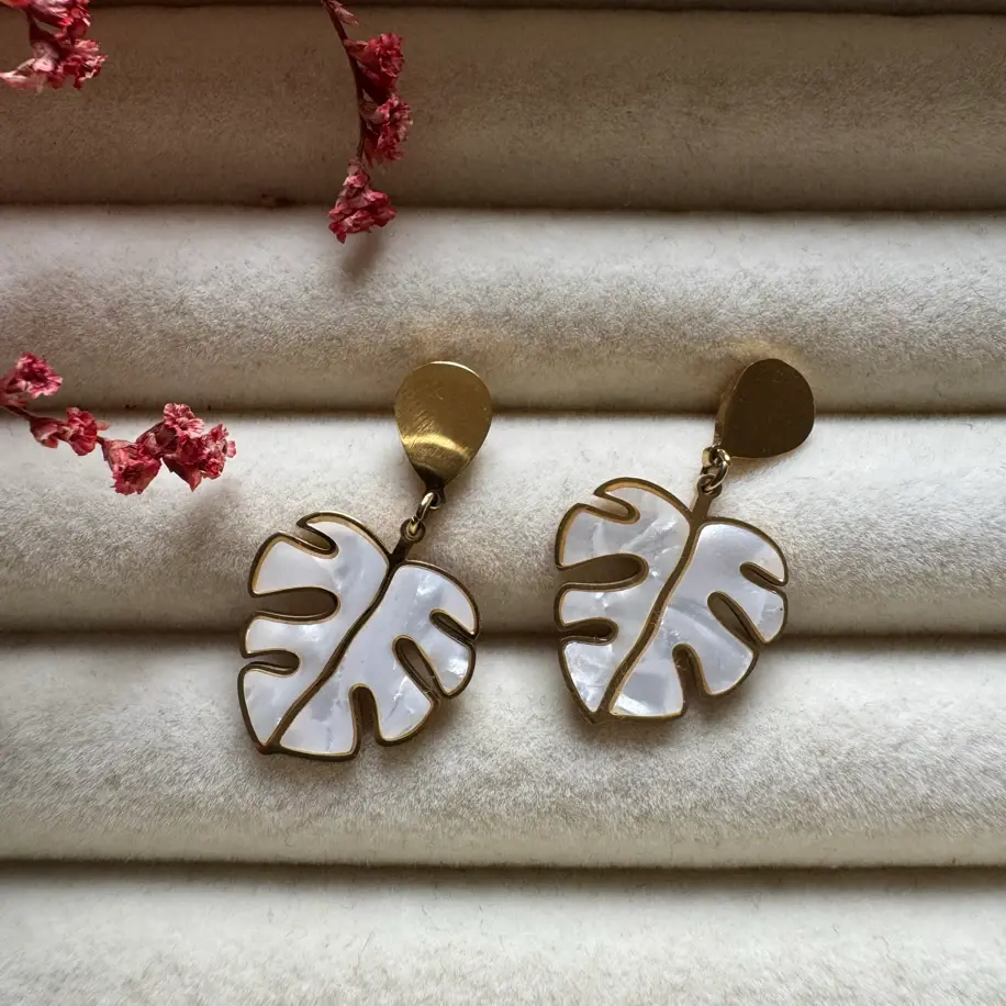 Sedefli Yaprak Küpe