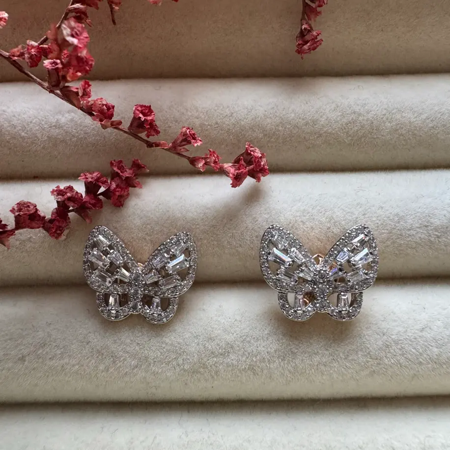 Taşlı Minimal Kelebek Küpe