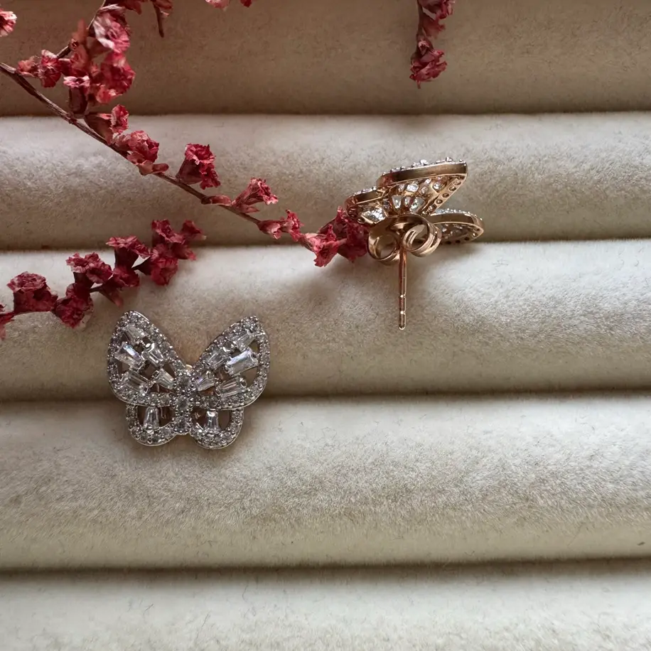 Taşlı Minimal Kelebek Küpe