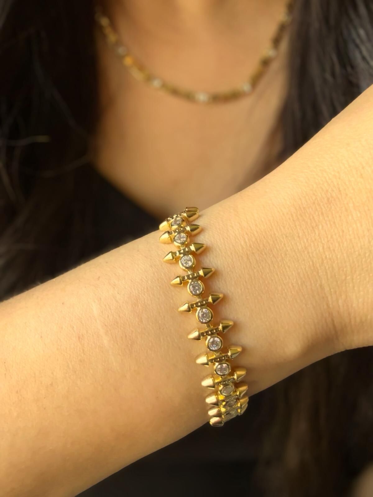 Mermaid Nova Spike Taşlı Gold Bileklik