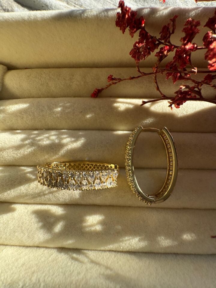 Luna Oval Taşlı Küpe