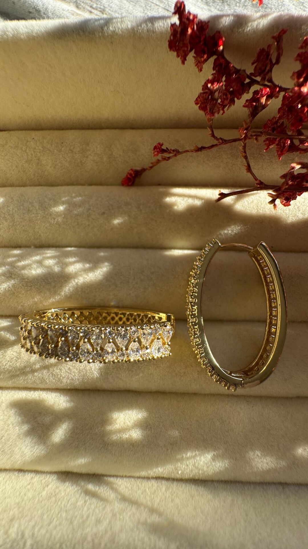 Luna Oval Taşlı Küpe