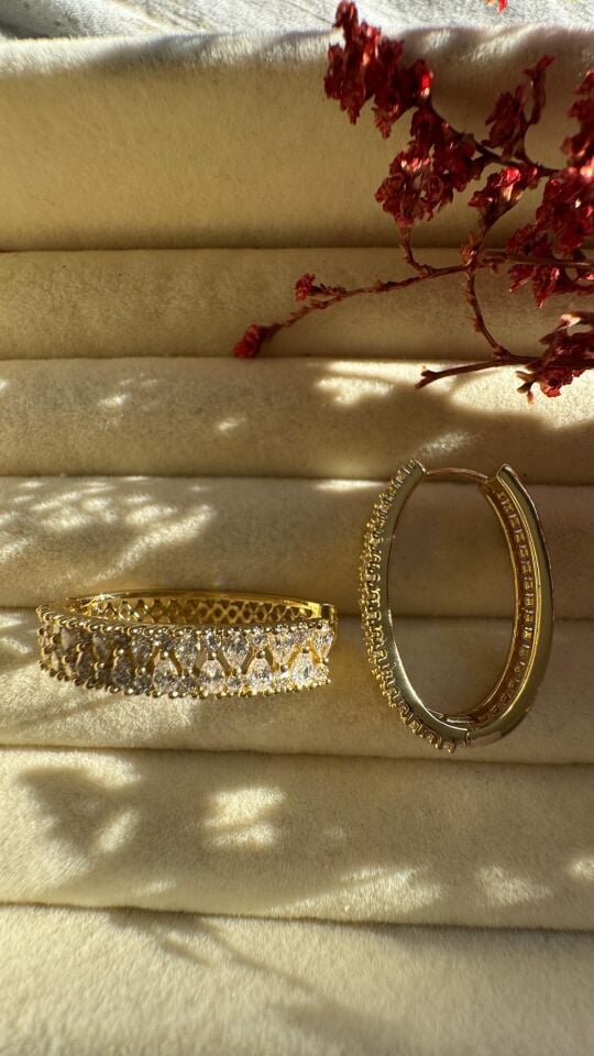 Luna Oval Taşlı Küpe