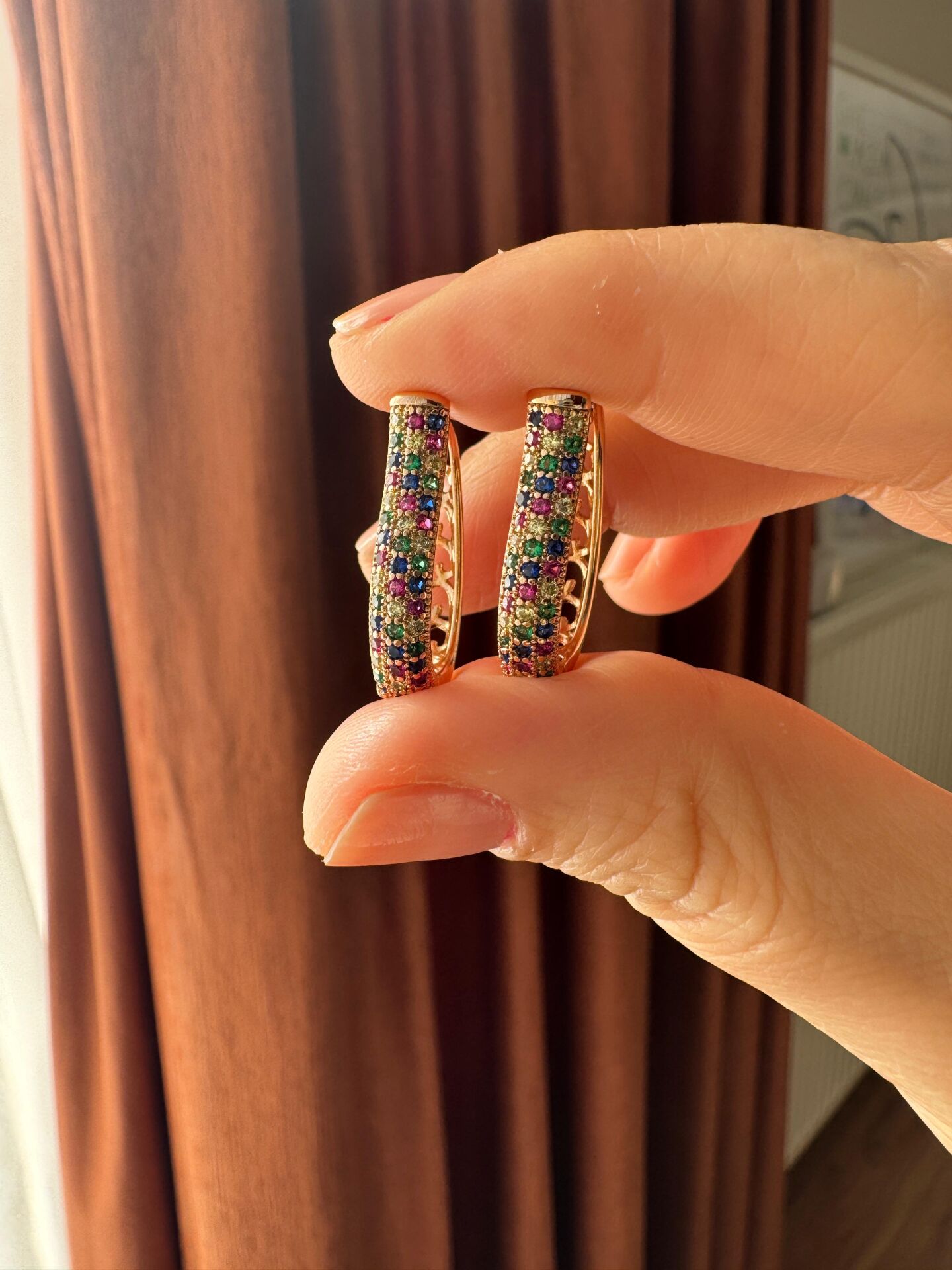 Renkli Taşlı Damla Küpe