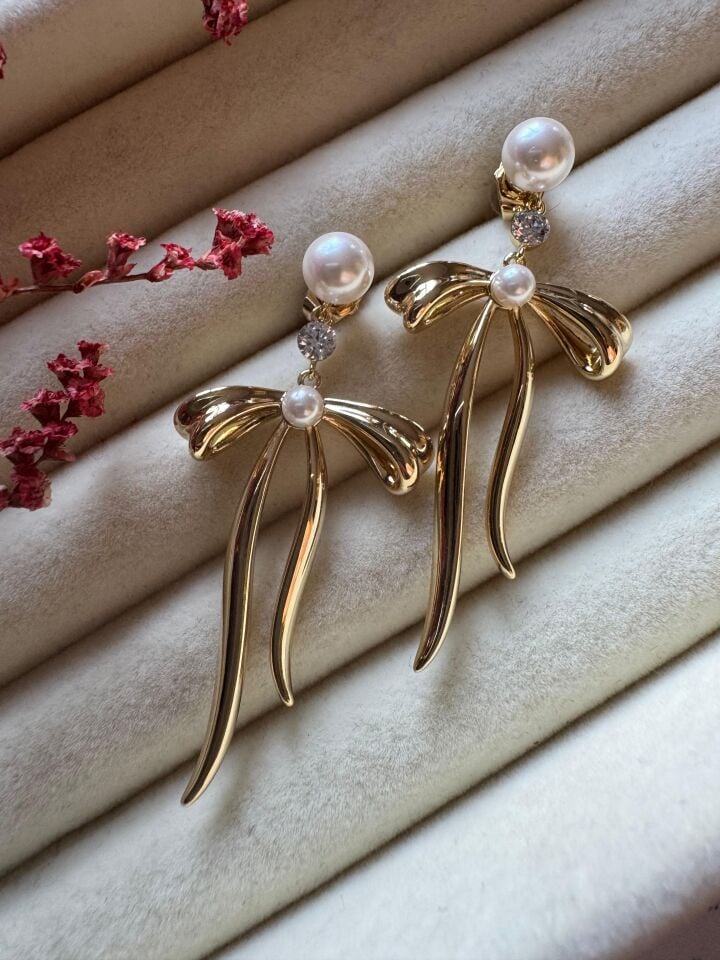 İncili Fiyonk Sallantılı Küpe