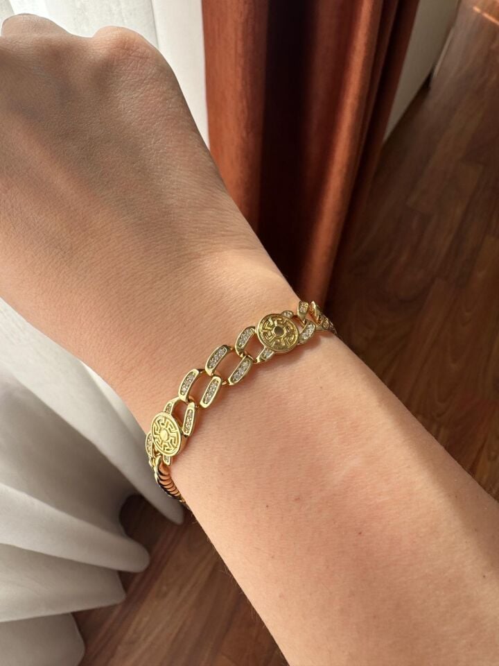 Daire Geçişli Taşlı Bileklik